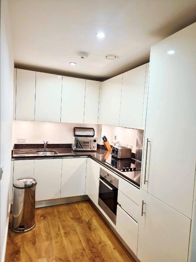 Your Riverside Home 2 With Private Balcony London Kültér fotó